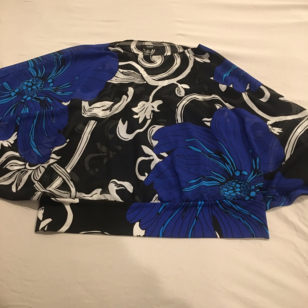 Beautiful Women’s Alfini Blouse.